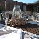 ゲストハウス Les Persiennes サント