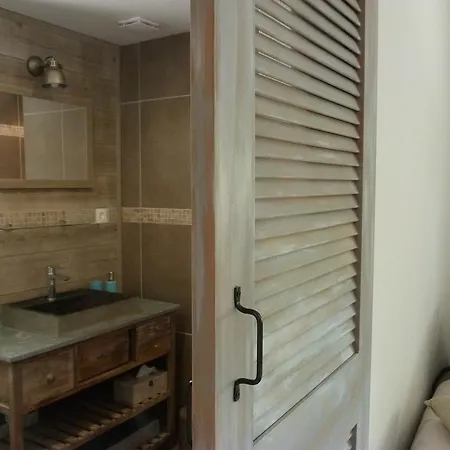 Vendégház Les Persiennes