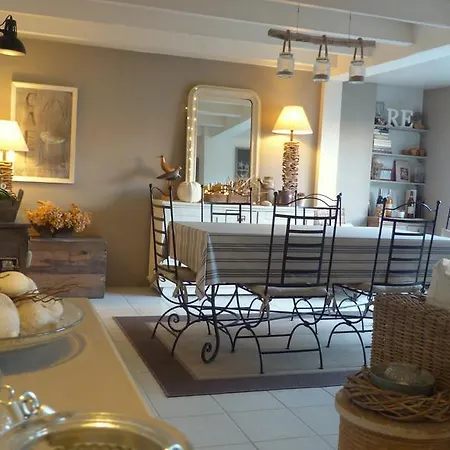 Les Persiennes Vendégház