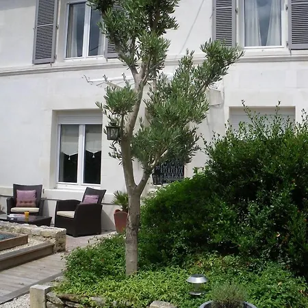 Konukevi Les Persiennes 3*